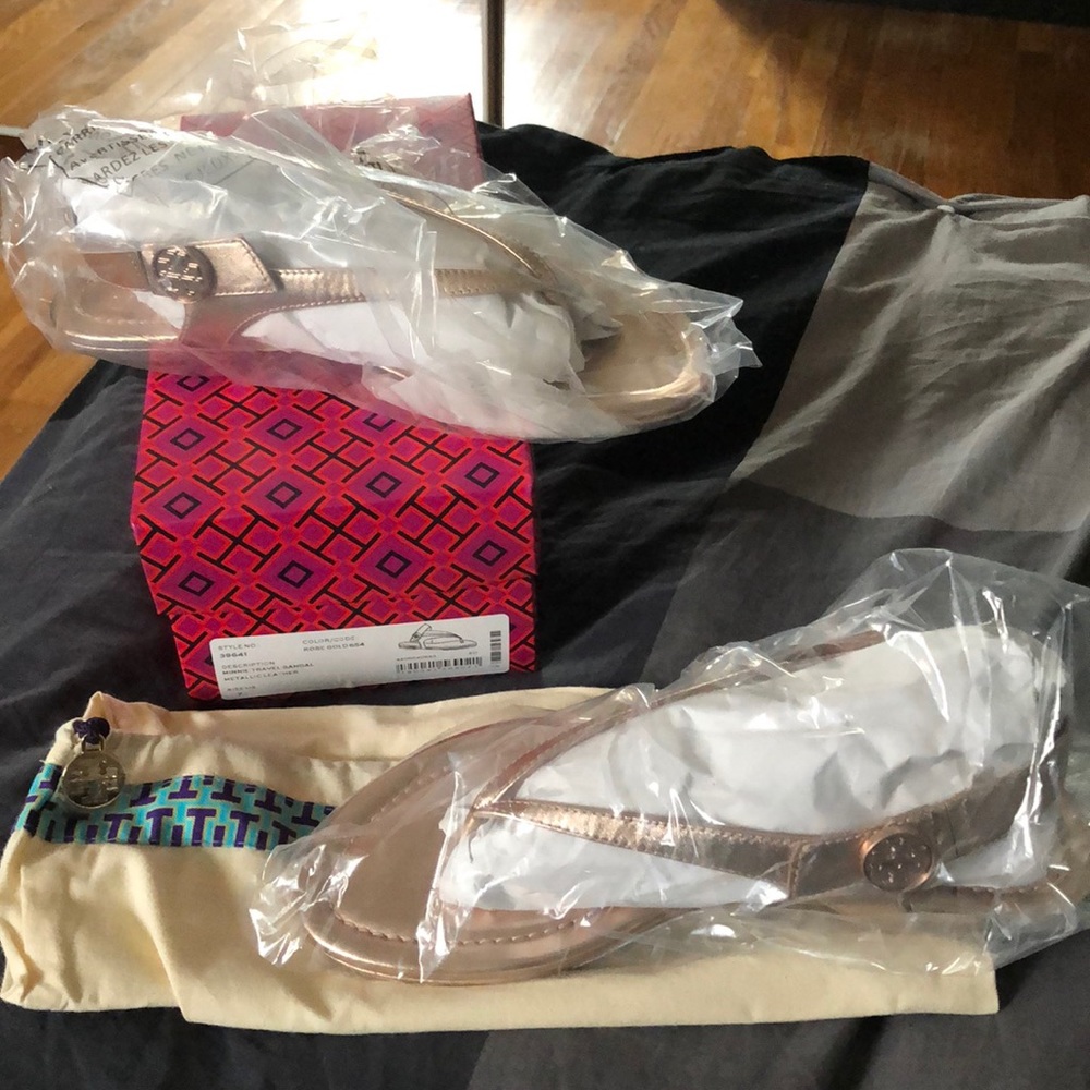 ROSE GOLD TORY BURCH SANDALS NEVER WORN